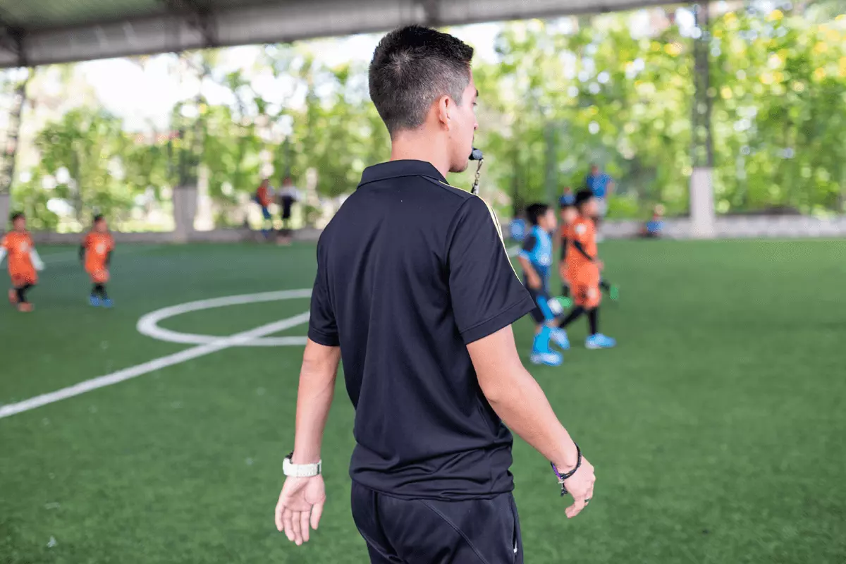 futbol en el complejo deportivo milan moyobamba